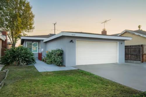 Del Aire Casa | Spacious 3BR/2BA Near LAX and SoFi Stadium