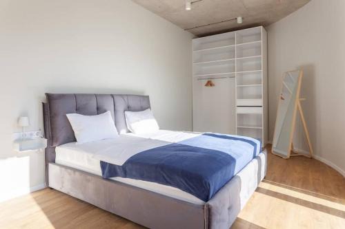 Old Tbilisi Apartamento | Spacious 3BR Apartment With 2 Balconies in Old Tbilisi