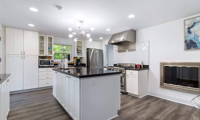 Sammamish Casa | Spacious 3BR Apt with Huge Yard near Two Lakes