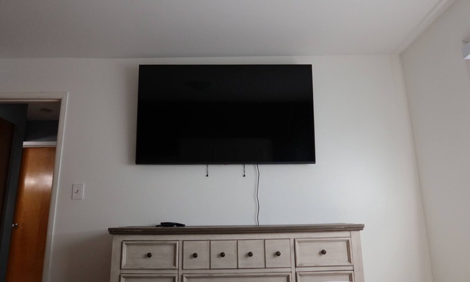 Warren Casa | Spacious 3BR Home/Smart TVs, Stocked Kitchen & Family Comfort