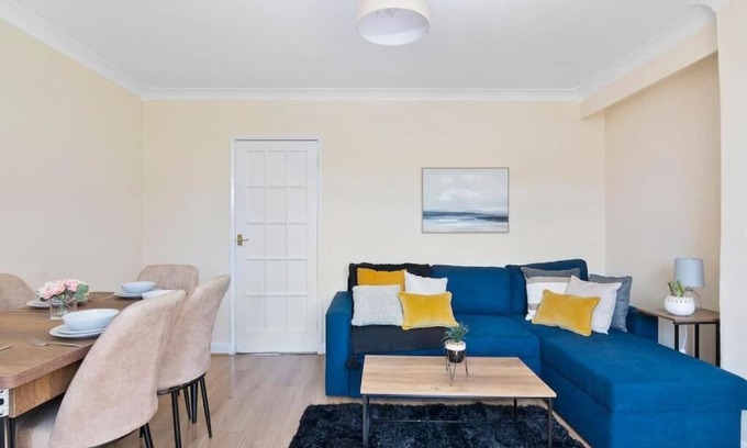 Turkey Street Casa | Spacious 3BR House in Enfield N.London with Garden