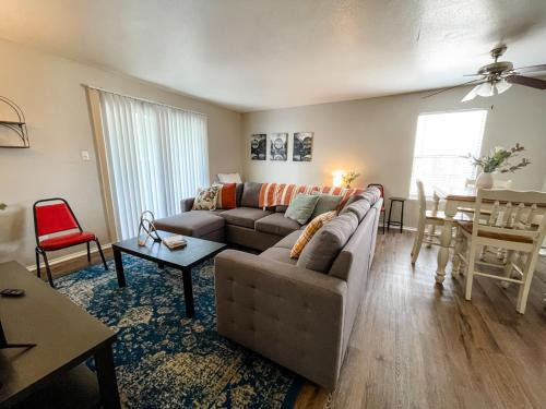 Northwest Corpus Christi Apartamento | Spacious 3BR Retreat with Pool and Prime Location