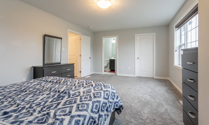 Ingersoll Casa | Spacious 4 BDR family-friendly house in Ingersoll