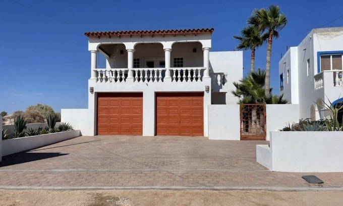 Las Conchas Casa | Spacious 4 bed 4 bath house with ocean views