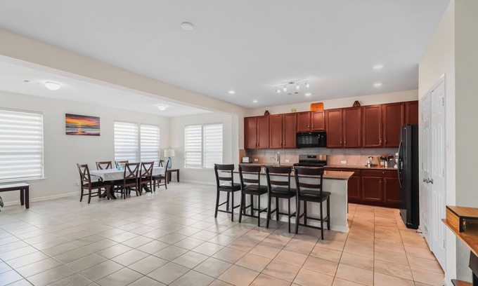 Clodine Casa | Spacious 4-bedroom, 3-bathroom home with Wi-Fi, washer and dryer in Richmond Tx.