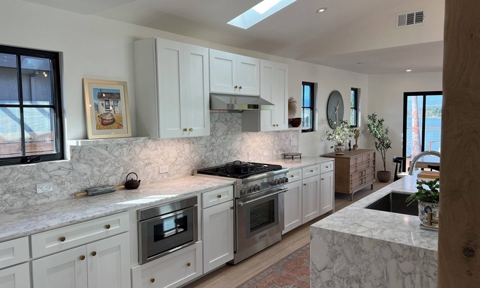 Novato Casa | Spacious 4-bedroom, 3- bath waterfront glass house!