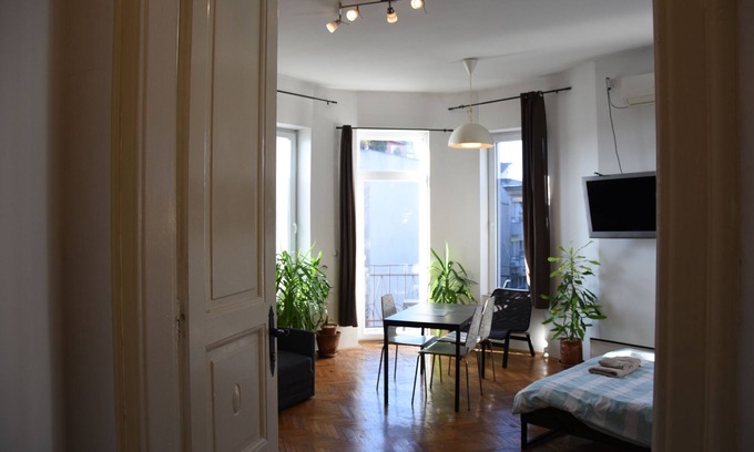 Stari Grad Apartamento | Spacious 4-bedroom apartment in pedestrian zone
