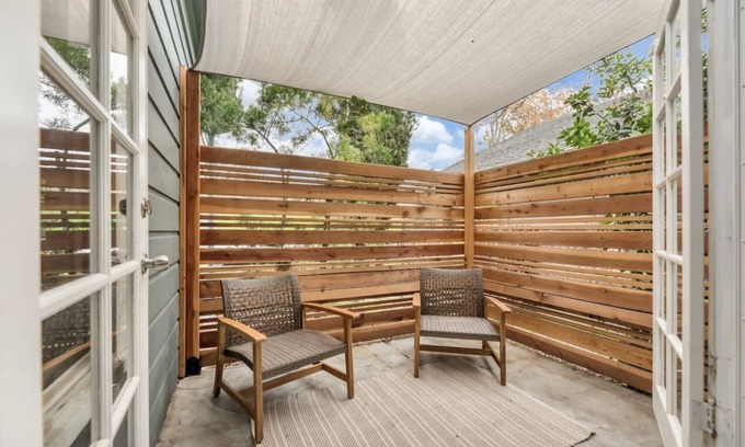 Southeastern Sacramento Casa | Spacious 4 bedroom bungalow near Downtown Sacramento
