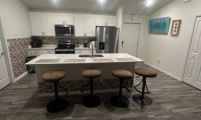 Mariner Casa | Spacious 4-bedroom house in beautiful Cape Coral with AC, WiFi