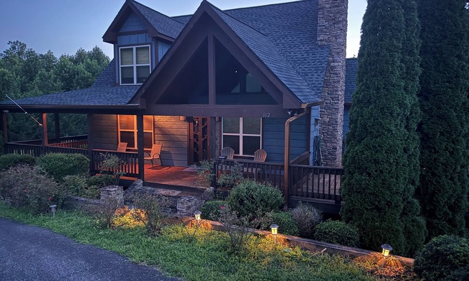 Hiawassee Casa | Spacious 4-bedroom house in serene Hiawassee with WiFi, AC