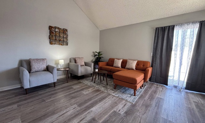 Las Vegas Casa | Spacious 4-bedroom house with WiFi and AC in amazing Las Vegas