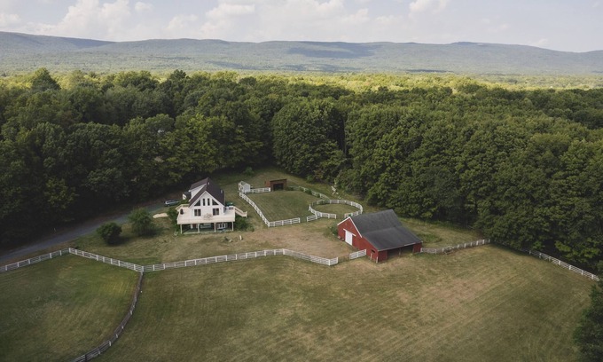 Pine Bush Casa | Spacious 4-bedroom home on 5 acre farm near Minnewaska State Park
