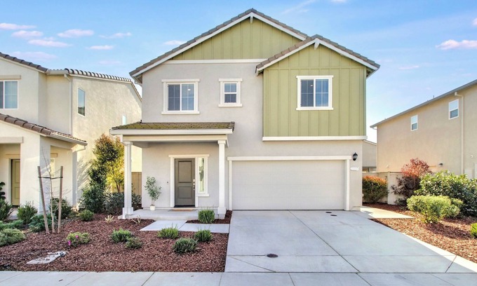 Pleasant Grove Casa | Spacious 4-bedroom house in charming Roseville for Mid-Term Rental