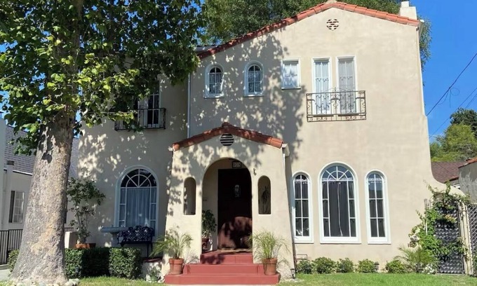 Rossmoyne Casa | Spacious 4-bedroom house with AC and WiFi in beautiful Glendale Pet Friendly!