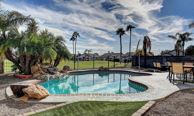 Greenfield Lakes Casa | Spacious 4-bedroom house in marvelous Gilbert!