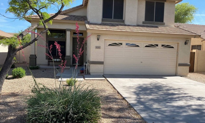 Ashley Heights Casa | Spacious 4-bedroom house in Gilbert with AC