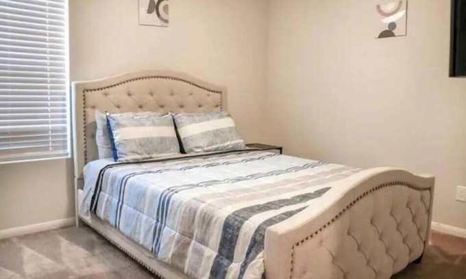 Houston Casa | Spacious 4-bedroom house in fantastic Houston with WiFi, AC