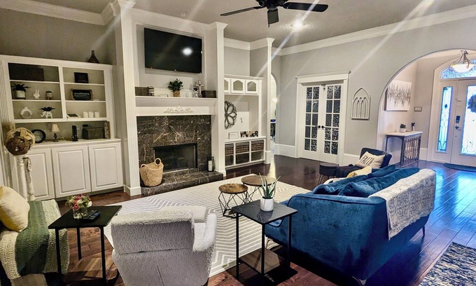 Lubbock Casa | Spacious 4-bedroom house in peaceful South Lubbock with wifi, near shopping/Tech