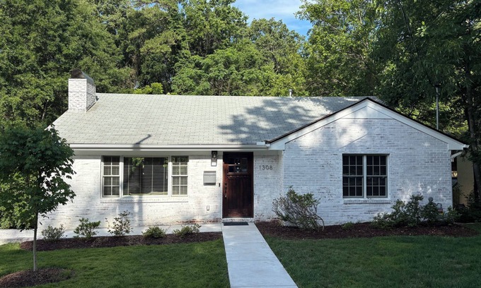 Durham Casa | Spacious 4-bedroom House Steps from Downtown Durham with AC, WiFi