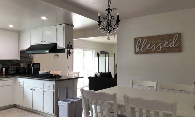 Sea View Estates Casa | Spacious 4-bedroom house in charming Oxnard