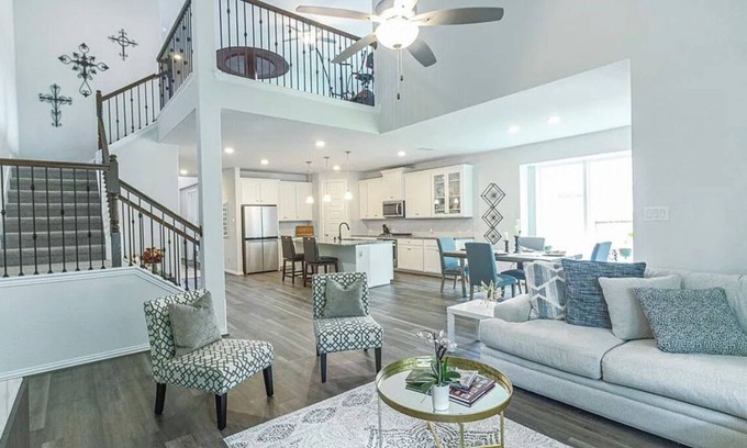 Willis Casa | Spacious 4-bedroom house in charming Woodlands Hills, close to Lake Conroe