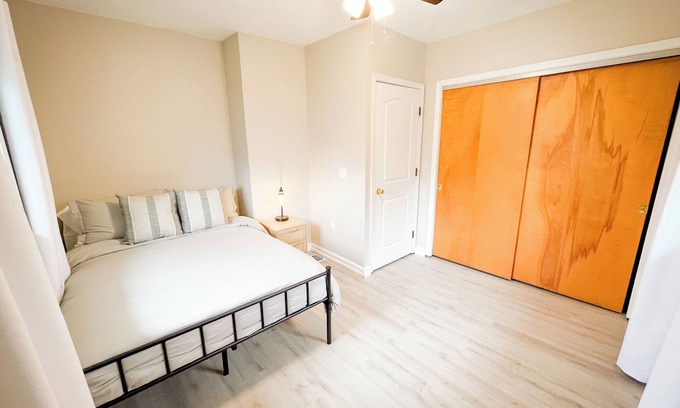 Dayton Casa | Spacious 4-bedroom Off-Campus House