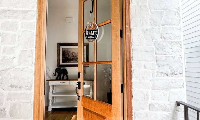 Green Hills Casa | Spacious 4-bedroom pet friendly house in cool Nashville near Lipscomb