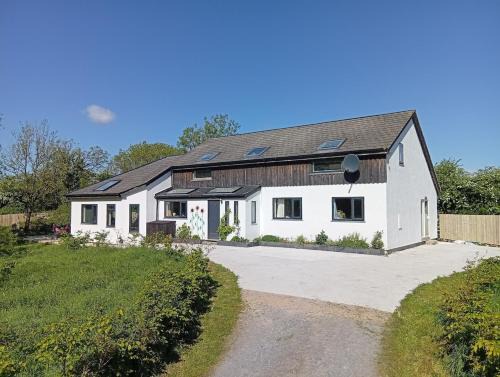 Craughwell Casa | Spacious 4 bedroom retreat in peaceful location