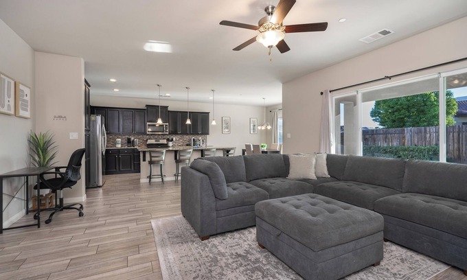 Greenacres Casa | Spacious 4-bedroom house in a phenomenal location
