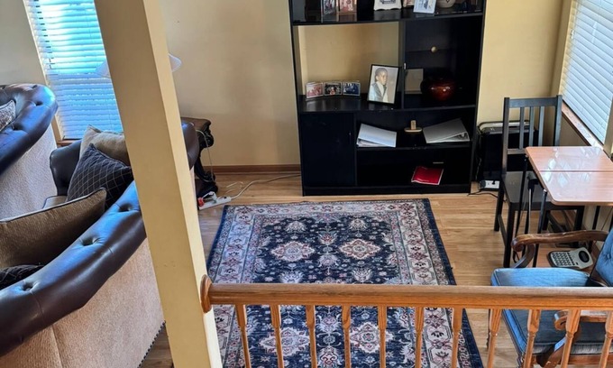 Bloomingdale Casa | Spacious 4-bedroom townhome with fitness room, WiFi in awesome Hanover Park