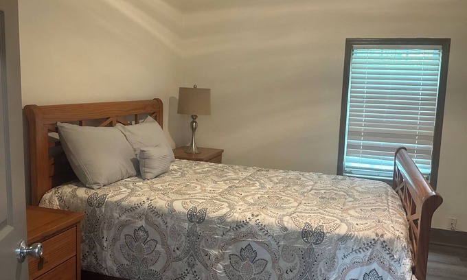 Jacksonville Casa | Spacious 4-bedroom house in amazing Jacksonville with WiFi, AC