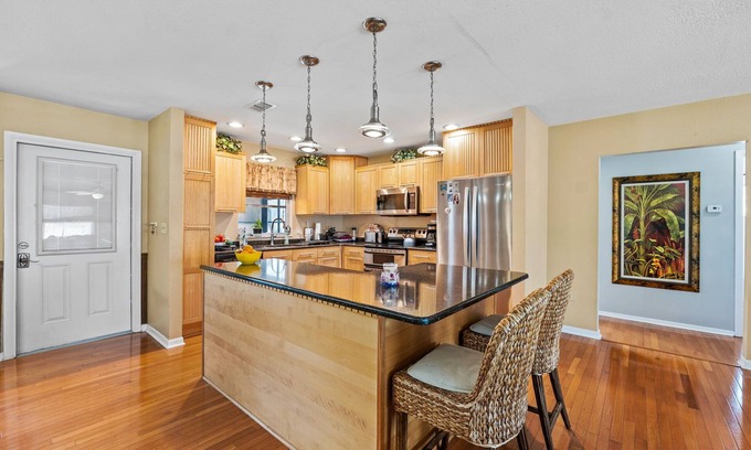 Madeira Beach Casa | Spacious 4-bedroom house in Beautiful Madeira Beach
