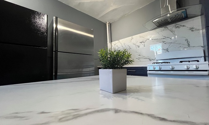 Spruce Hill Apartamento | Spacious 4-bedroom unit with WiFi, AC near UPenn in university city Philadelphia