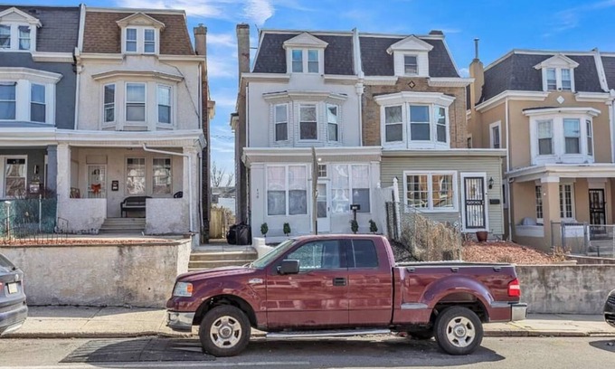Northwest Philadelphia Casa | Spacious 4-bedroom house with WiFi, AC in phenomenal Philadelphia