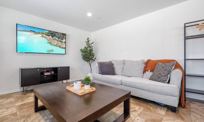 Victorville Casa | Spacious 4-bedroom house with backyard for families and pets