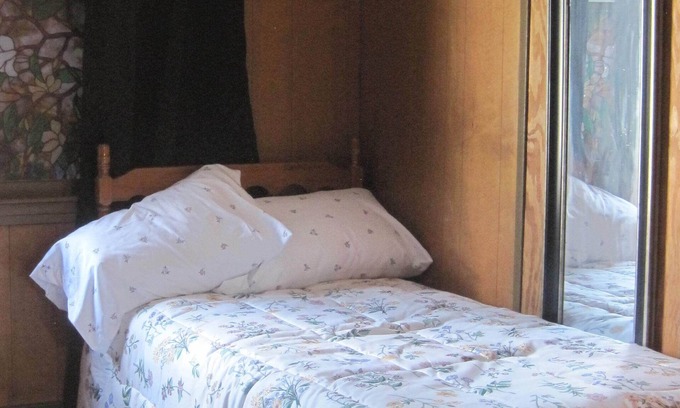 Syracuse Casa | Spacious 4-bedroom with WiFi Centrally Located in Syracuse Close to Everything