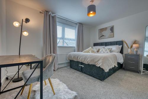 Birmingham City Centre Casa | Spacious 4 BR House w/Parking