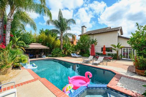 Lake Elsinore Casa | Spacious 4 BR with Heated Pool & SPA And Fire Pit