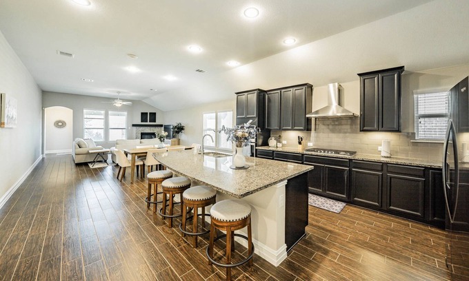 Keller Casa | Spacious 4bed/3bath Fort Worth Retreat W/ Gym Equipment