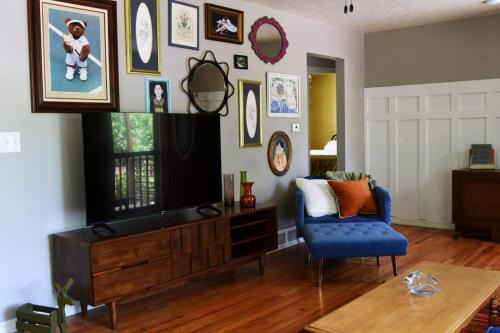 Franklin to the Fort Casa | Spacious 4bed, super close to UM & Downtown, 2 living rooms