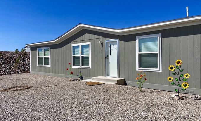 Elephant Butte Casa | Spacious 4BR, 2BA Close to Elephant Butte Lake, and the Golf Course!