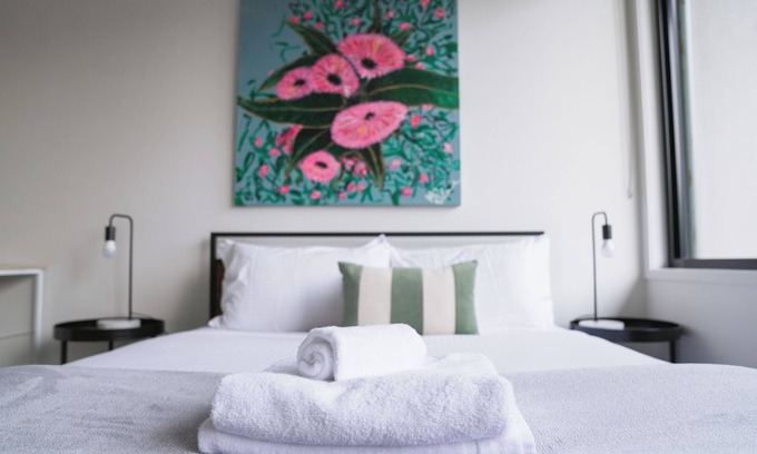 Richmond North Casa | Spacious 4BR, 3BTH Richmond Home - Walk to MCG, Tennis, Concert Venues & CBD.