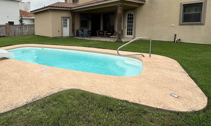 Mission Casa | Spacious 4BR and 5RR Spanish Hacienda with Private Pool