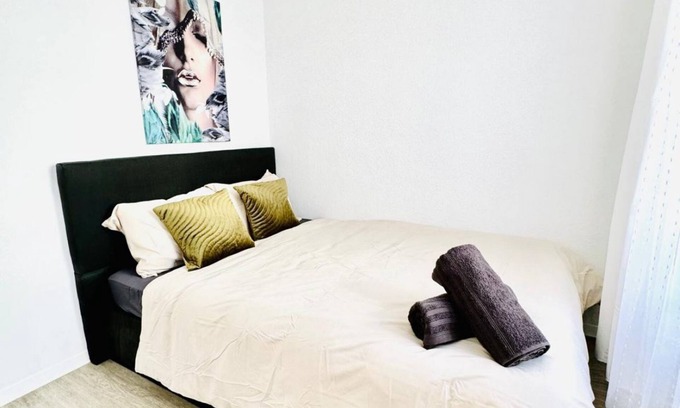 Grinzing Apartamento | Spacious 4BR Apt for up to 12P; 10Min to FAC Platz