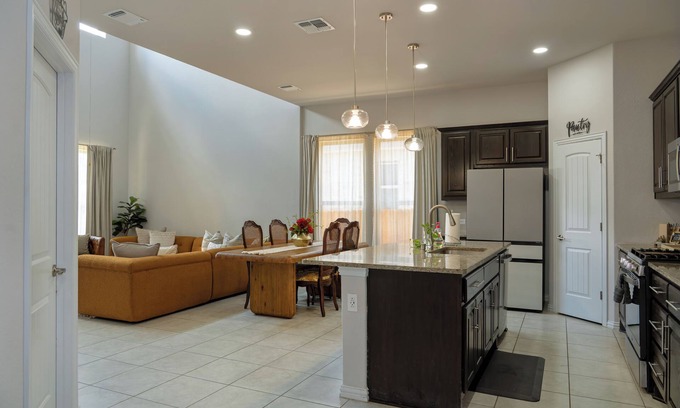Manchaca Casa | Spacious 4BR ATX Retreat-Family Friendly with 3 King Beds