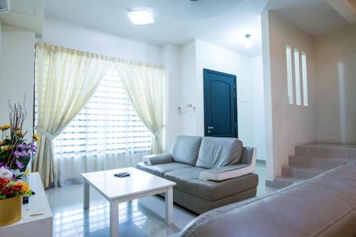 Kampung Terang Casa | Spacious 4BR Double Storey Home Balik Pulau