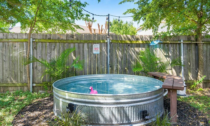 Pflugerville Casa | Spacious 4BR house w/ Cowboy Pool, Cold Plunge, Gym, Rock Wall in Pflugerville
