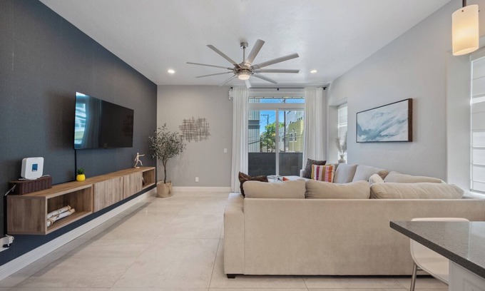 Central Sacramento Casa | Central Sacramento Gem 3BR Walk to Everything!