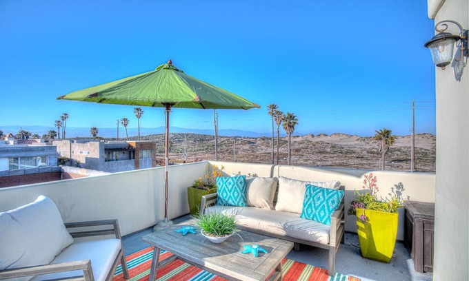 Oxnard Shores Casa | Spacious 4BR, Rooftop Deck, Fire Pit, Steps to Shore