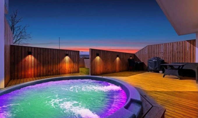 Mosfellsbaer Casa | Spacious 4BR Suburban Retreat with Hot Tub, Terrace & Easy Access to iconic pls